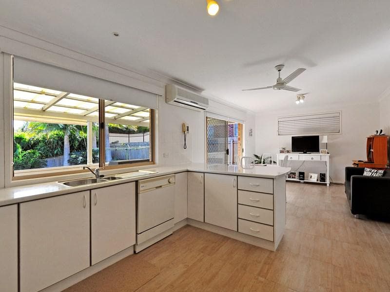 4/1																										Robertson Street
														
								Narrabeen, NSW 2101, Port Macquarie - Thumbnail 2