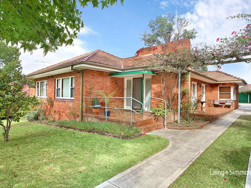 21/1																										Waterside Crescent
														
								Carramar, NSW 2163, Oatlands - Image 1