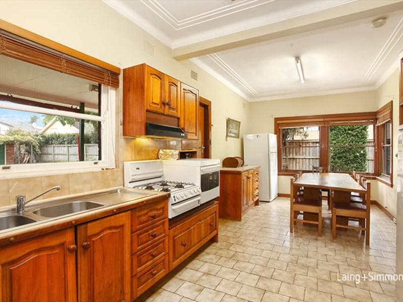 21/1																										Waterside Crescent
														
								Carramar, NSW 2163, Oatlands - Thumbnail 2