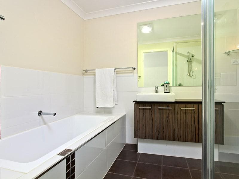 2/32																										Clifton Drive
														
								Port Macquarie, NSW 2444, Ropes Crossing - Thumbnail 5