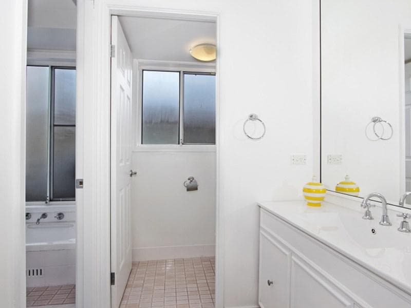2/32																										Clifton Drive
														
								Port Macquarie, NSW 2444, Quakers Hill - Thumbnail 4