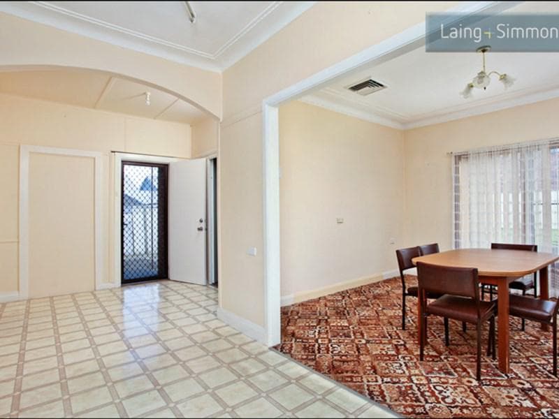 21/1																										Waterside Crescent
														
								Carramar, NSW 2163, Fairfield - Thumbnail 4