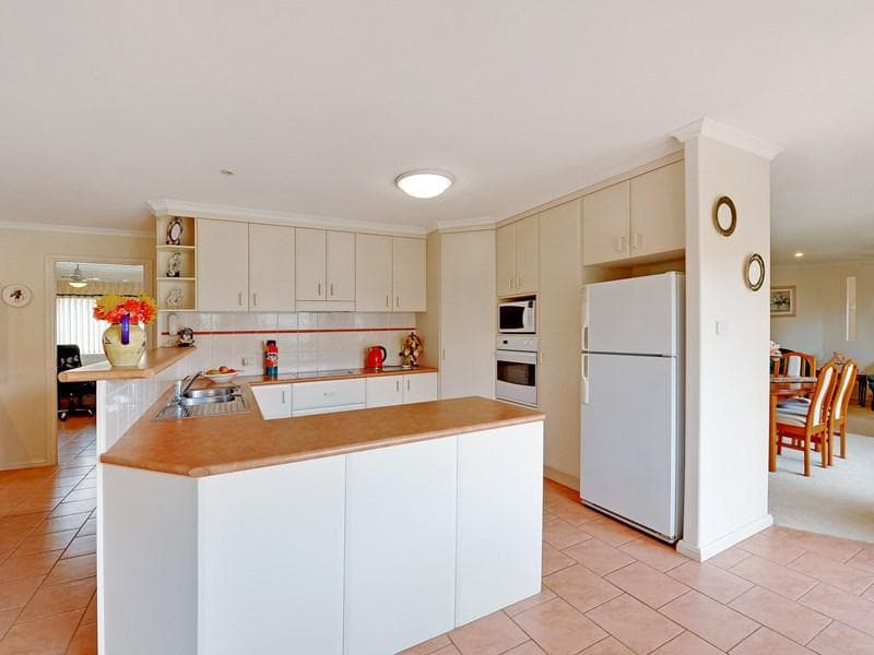 17 Garnet Avenue, Port Macquarie, Port Macquarie - Thumbnail 3