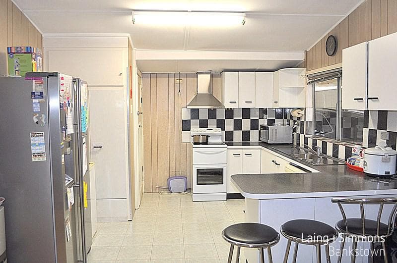 7/23																										Park Rd
														
								Cabramatta, NSW 2166, Bankstown - Thumbnail 4