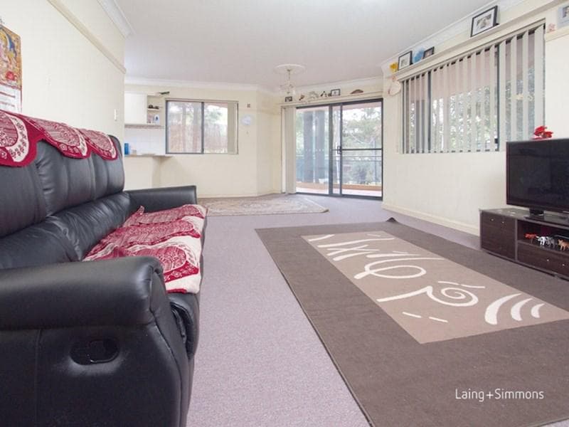 1/2-6 Mowle Street, Westmead, Westmead - Thumbnail 2