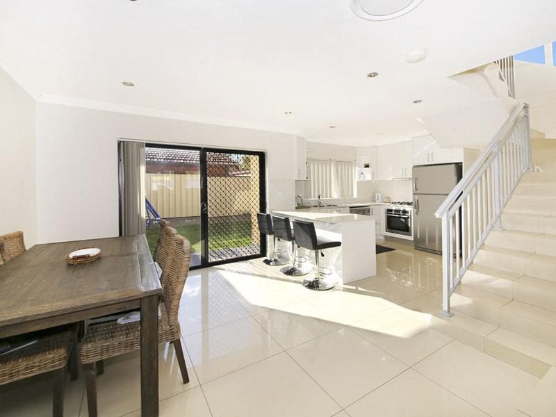 7/23																										Park Rd
														
								Cabramatta, NSW 2166, Greenacre - Thumbnail 4