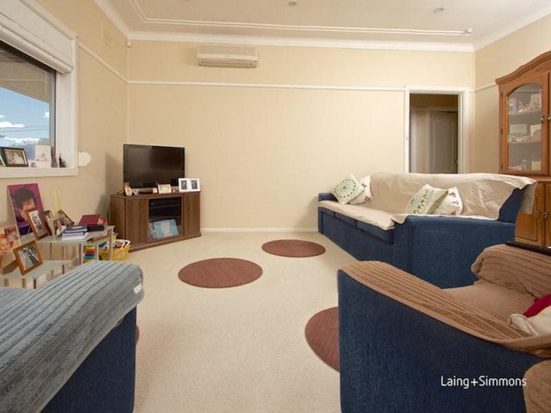 12 Birtles Avenue, Pendle Hill, Pendle Hill - Thumbnail 2