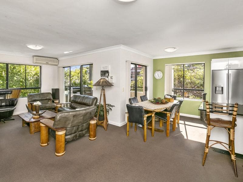 19/3-11 Hawkesbury Avenue, Dee Why, Dee Why - Thumbnail 2