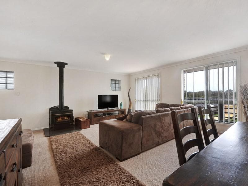 8 Waterford Terrace, Port Macquarie, Port Macquarie - Thumbnail 3