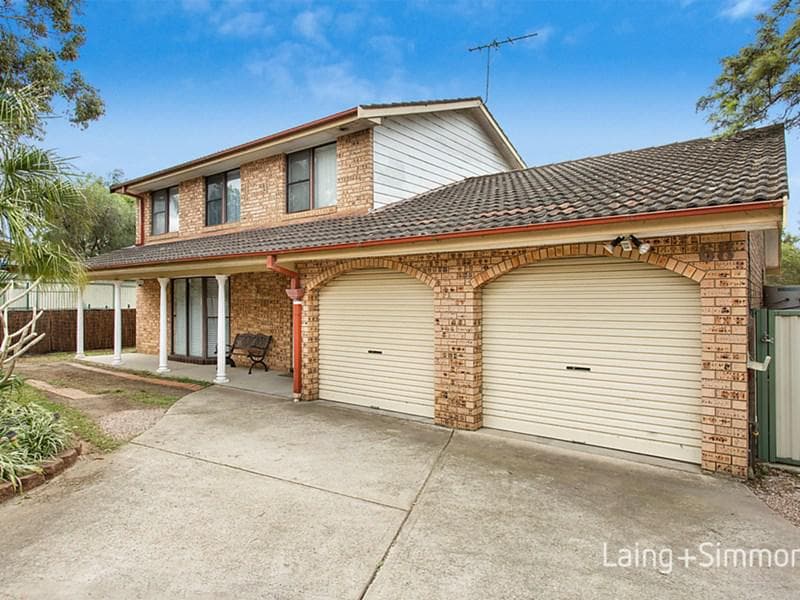 68 Sporing Avenue, Kings Langley, Kings Langley - Image 1