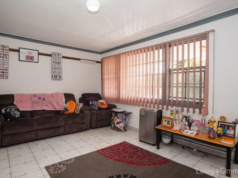 11 & 11a Kipling Drive, Colyton, Colyton - Thumbnail 2