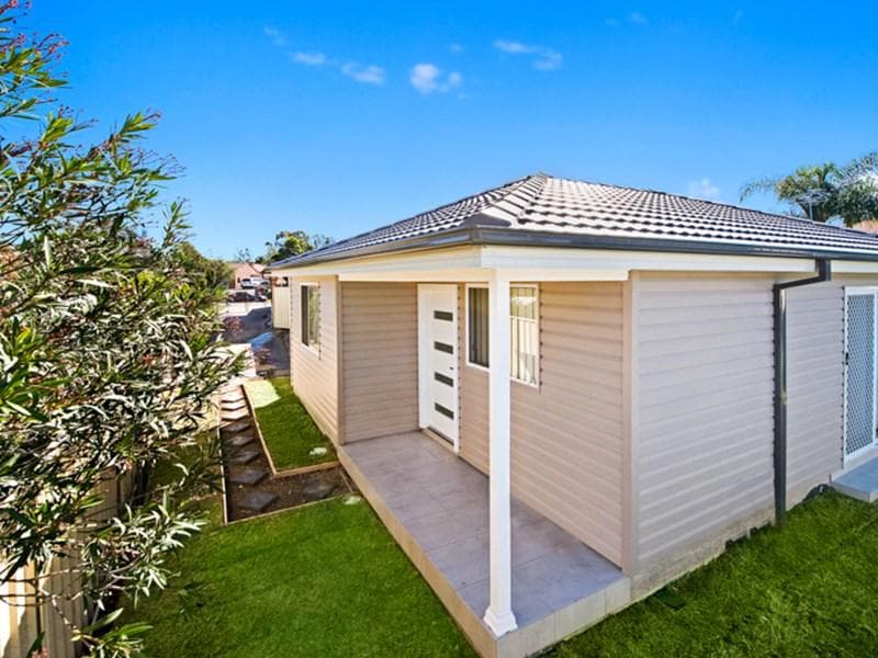 3 & 3a Standish Ave, Oakhurst, Oakhurst - Thumbnail 2