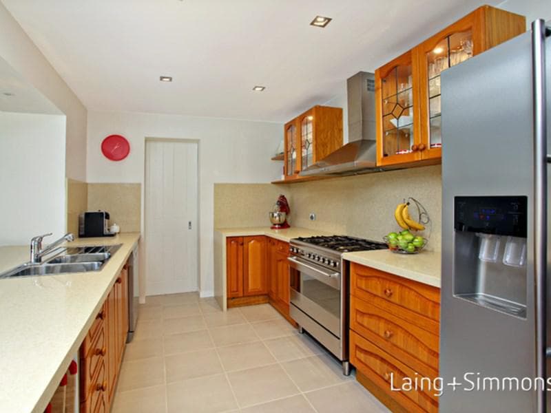 143 Joseph Banks Drive, Kings Langley, Kings Langley - Thumbnail 2