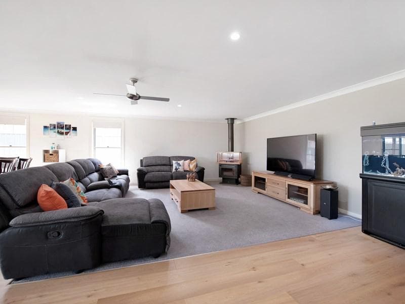 106 Emerald Drive, Port Macquarie, Port Macquarie - Thumbnail 4