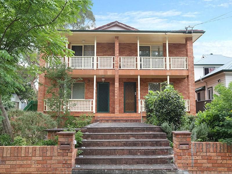 18 Byron Road, Guildford, Guildford - Image 1
