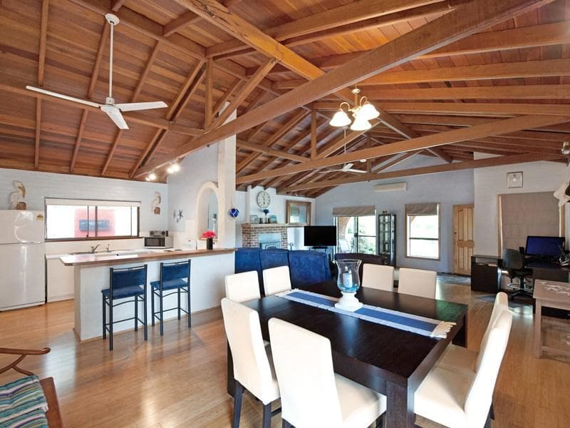 2/32																										Clifton Drive
														
								Port Macquarie, NSW 2444, Port Macquarie - Thumbnail 2