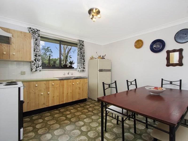 9 Kyleanne Place, Dean Park, Dean Park - Thumbnail 3