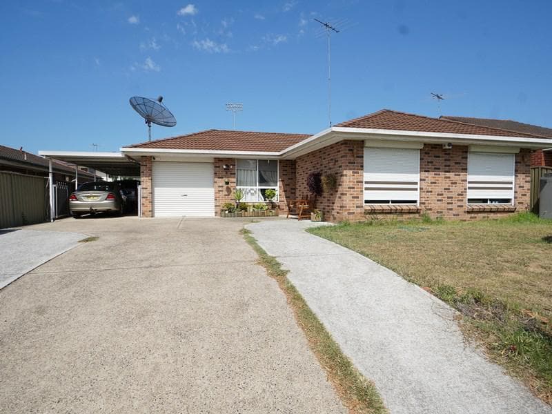 7 Shearwater Place, Hinchinbrook, Hinchinbrook - Image 1