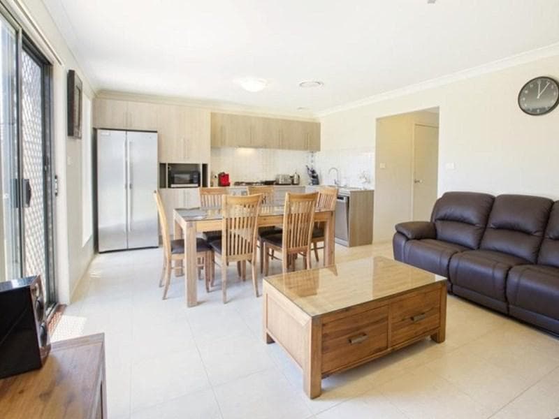 8 Merlin Street, Middleton Grange, Middleton Grange - Thumbnail 3