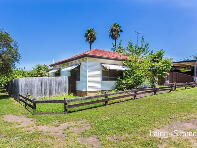 62 A'beckett Street, Granville, Granville - Image 1