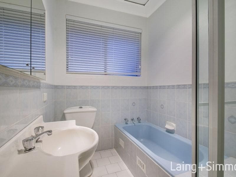 2/32																										Clifton Drive
														
								Port Macquarie, NSW 2444, Pennant Hills - Thumbnail 7