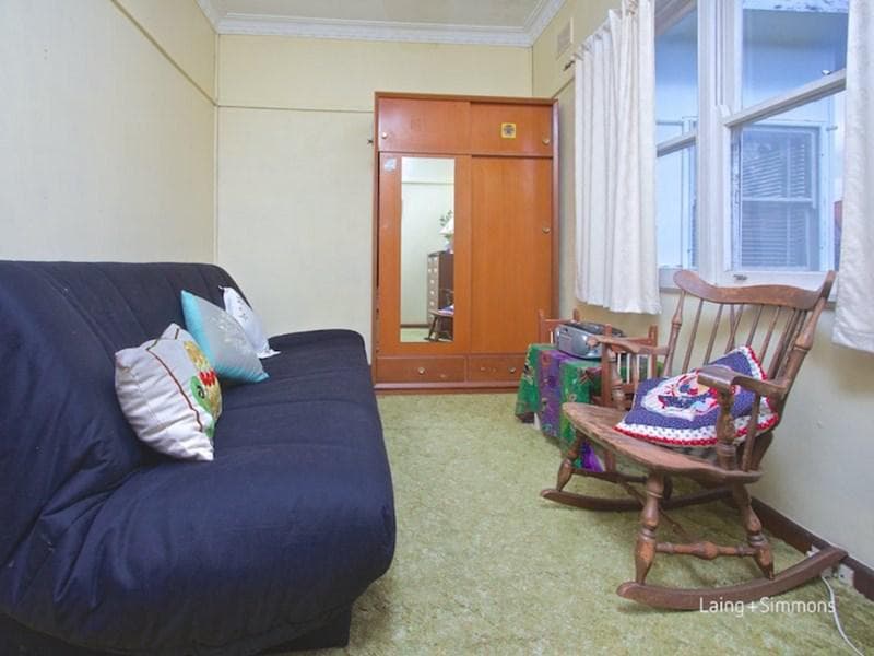 2/32																										Clifton Drive
														
								Port Macquarie, NSW 2444, Girraween - Thumbnail 6