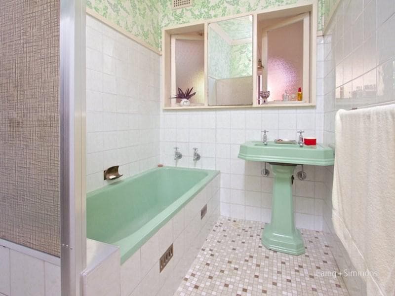 2/32																										Clifton Drive
														
								Port Macquarie, NSW 2444, Girraween - Thumbnail 7