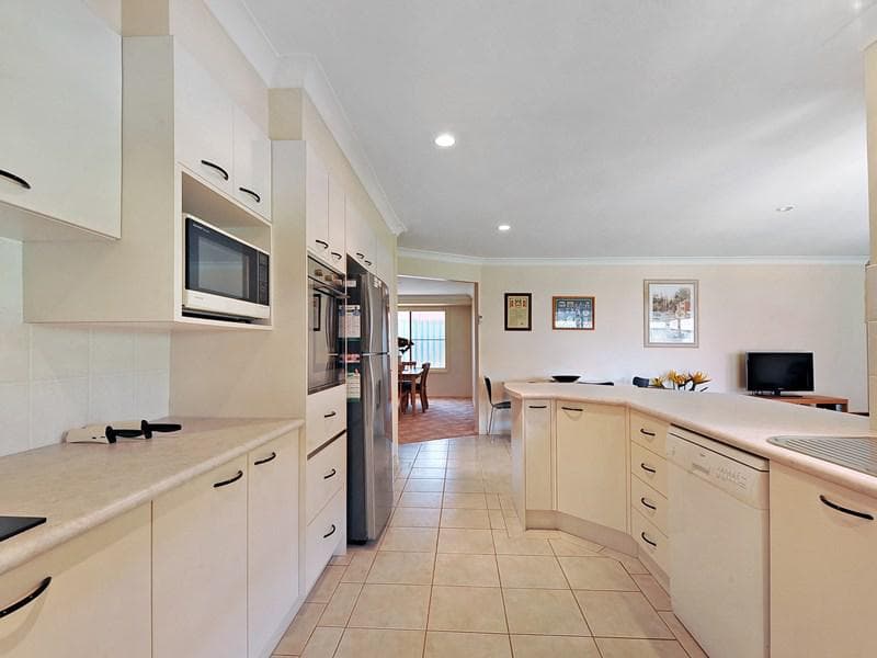 36 Crestwood Drive, Port Macquarie, Port Macquarie - Thumbnail 3
