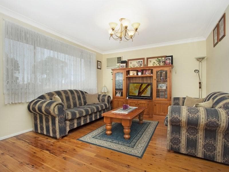 84 Nathan Crescent, Dean Park, Dean Park - Thumbnail 3