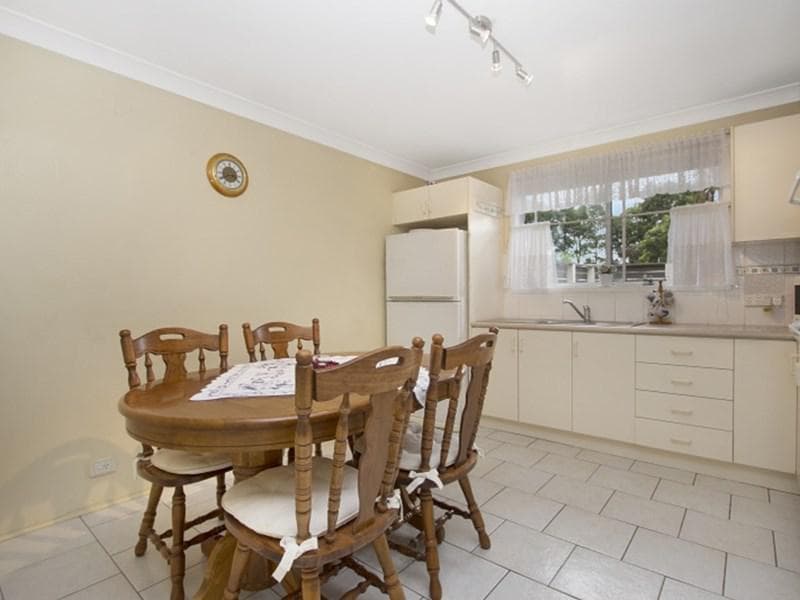 84 Nathan Crescent, Dean Park, Dean Park - Thumbnail 4