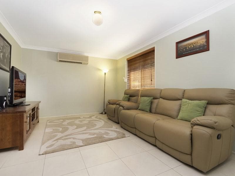 2/12 Rutledge Ave, Quakers Hill, Quakers Hill - Thumbnail 2