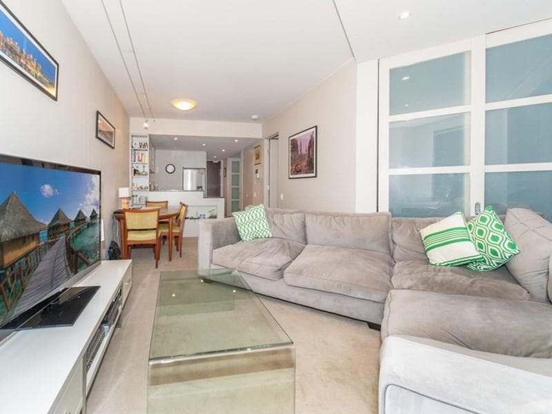 7/739																										Old South Head Road
														
								Vaucluse, NSW 2030, Pyrmont - Thumbnail 3