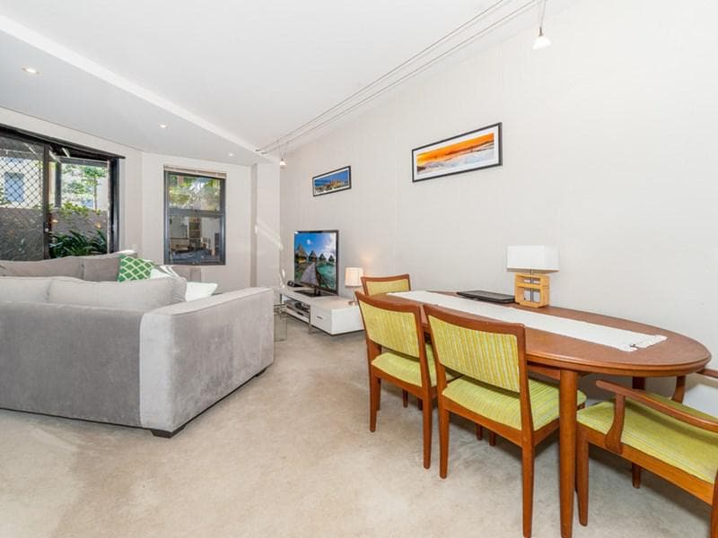 7/739																										Old South Head Road
														
								Vaucluse, NSW 2030, Pyrmont - Thumbnail 5