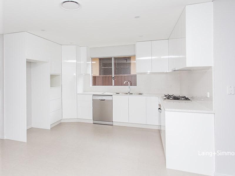 18 Crawford Street, Guildford, Guildford - Thumbnail 2
