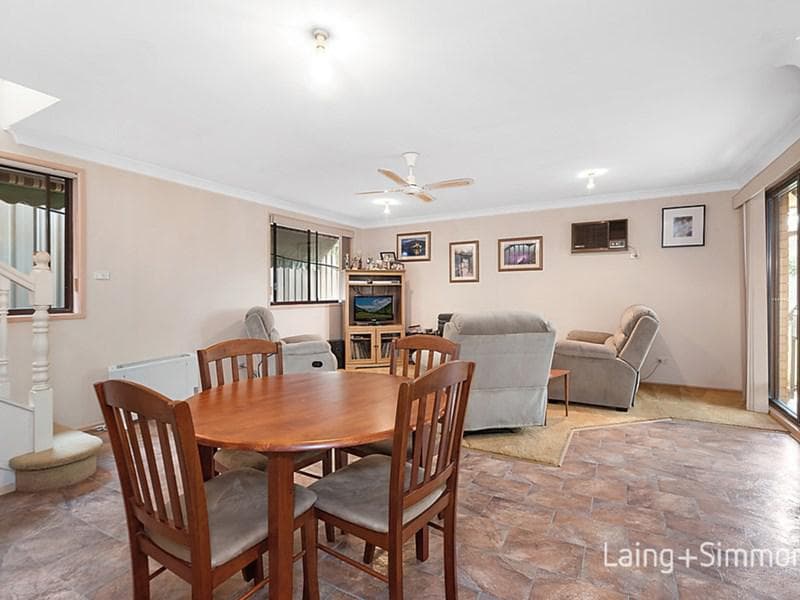 16 Marton Crescent, Kings Langley, Kings Langley - Thumbnail 3