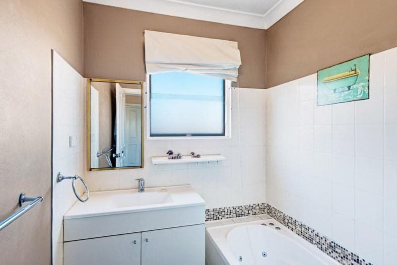 30/4-16																										Kingsway
														
								Dee Why, NSW 2099, Waverley - Thumbnail 7