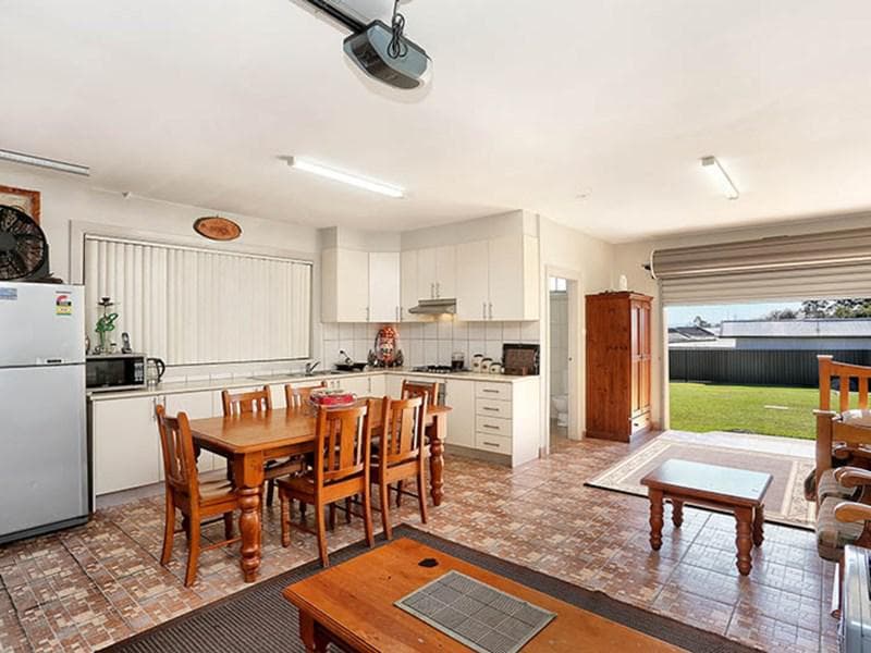 9 Rhodes Avenue, Guildford, Guildford - Thumbnail 8