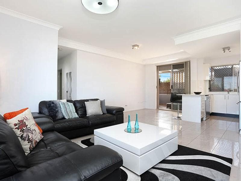 4/548 - 556 Woodville Road, Guildford, Guildford - Image 1