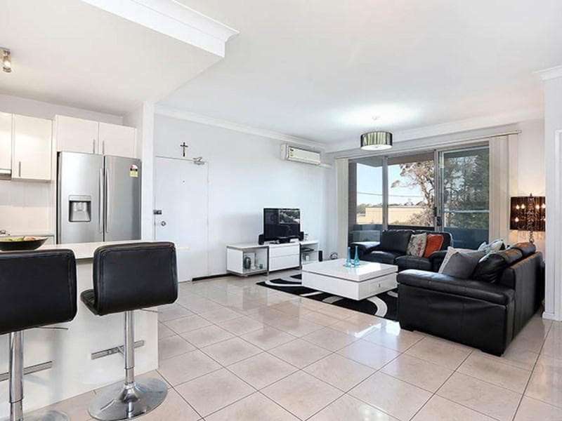 4/548 - 556 Woodville Road, Guildford, Guildford - Thumbnail 3