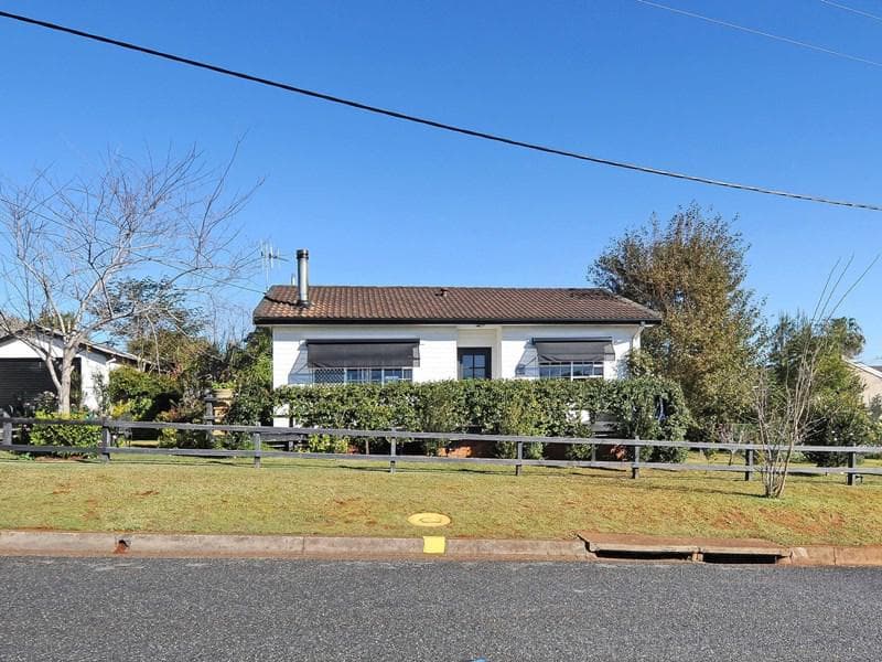 30/4-16																										Kingsway
														
								Dee Why, NSW 2099, Port Macquarie - Image 1