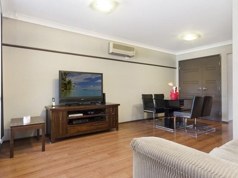 30/4-16																										Kingsway
														
								Dee Why, NSW 2099, Dean Park - Thumbnail 4