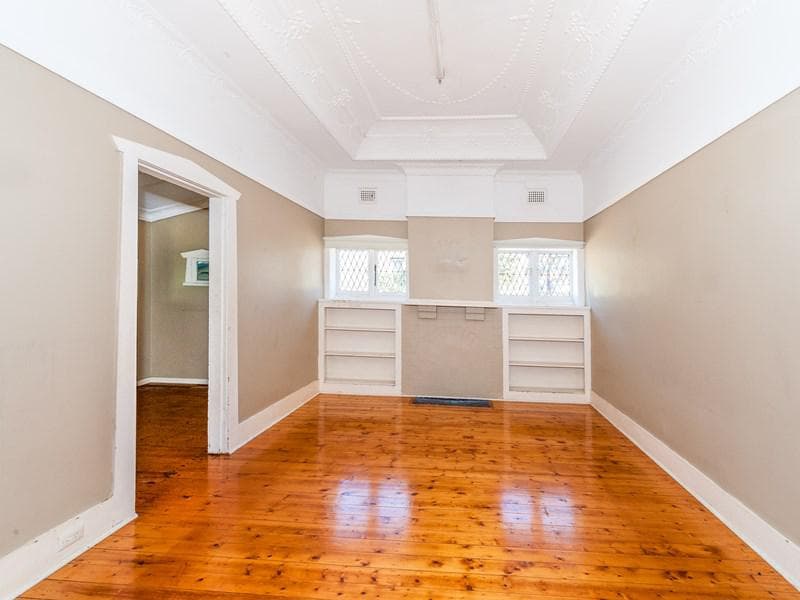 19 Asquith Avenue, Rosebery, Rosebery - Thumbnail 6