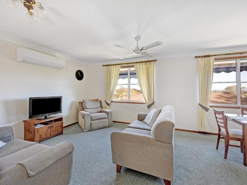 4/8 Norfolk Avenue, Port Macquarie, Port Macquarie - Thumbnail 4