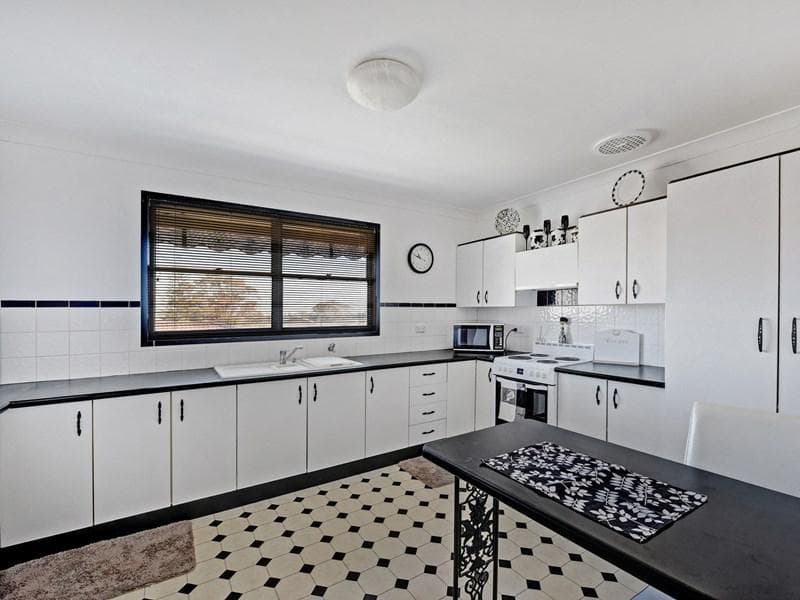 4/8 Norfolk Avenue, Port Macquarie, Port Macquarie - Thumbnail 5