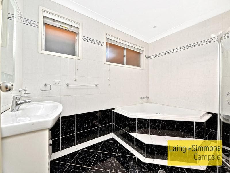 6 Petrie Place, Georges Hall, Georges Hall - Thumbnail 6