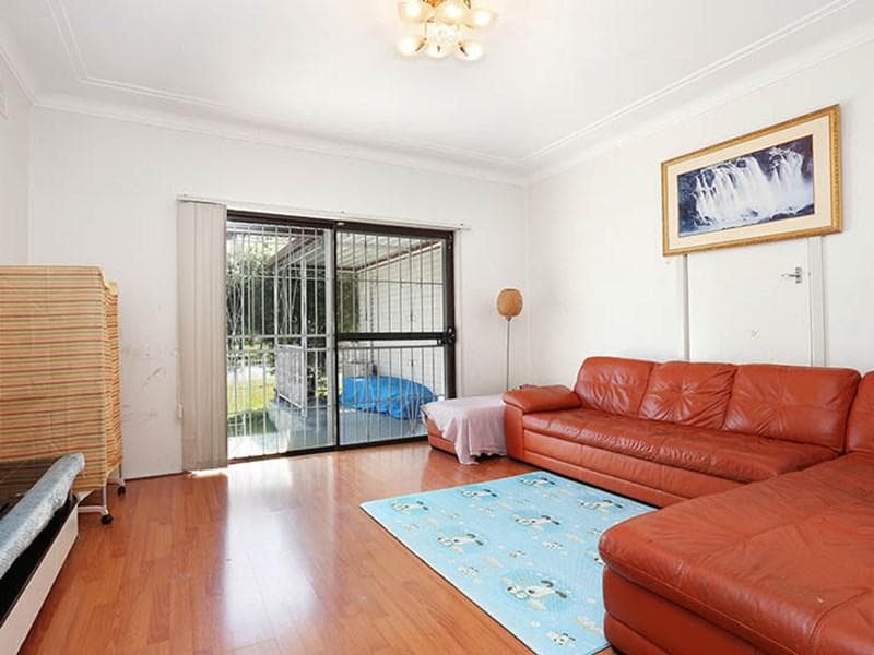 50/2																										Eastbourne Road
														
								Darling Point, NSW 2027, Guildford - Thumbnail 3