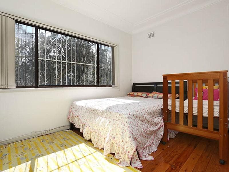 50/2																										Eastbourne Road
														
								Darling Point, NSW 2027, Guildford - Thumbnail 5