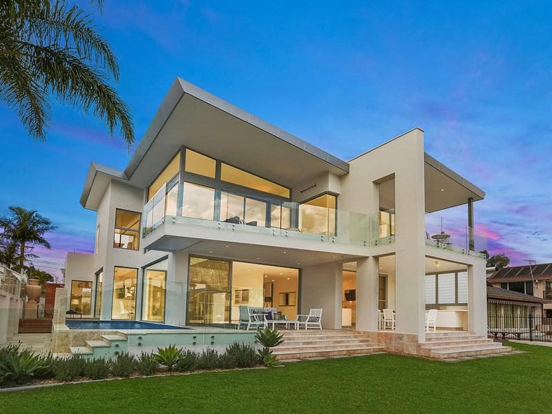 50/2 Eastbourne Road
Darling Point, NSW 2027, Sylvania Waters - Image 1
