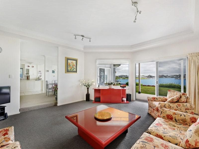 50/2																										Eastbourne Road
														
								Darling Point, NSW 2027, Port Macquarie - Thumbnail 8