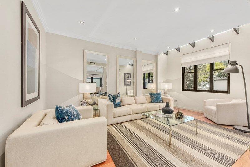 50/2																										Eastbourne Road
														
								Darling Point, NSW 2027, Bellevue Hill - Thumbnail 2